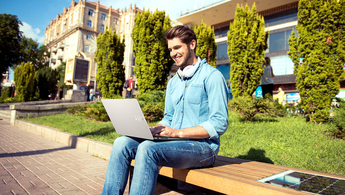 Tələbələr Üçün Noutbuk Seçimi Necə Olmalıdır?